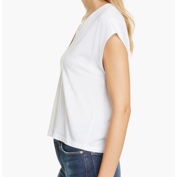 Le Mid Rise V-Neck Tee In White - Picture 3 of 7